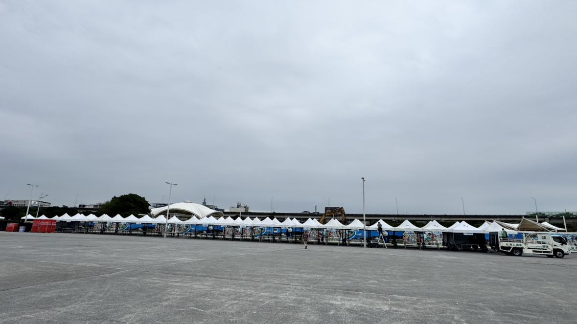 3/28(六）台北大佳河濱公園實施三米快速歐式帳篷撤收人員