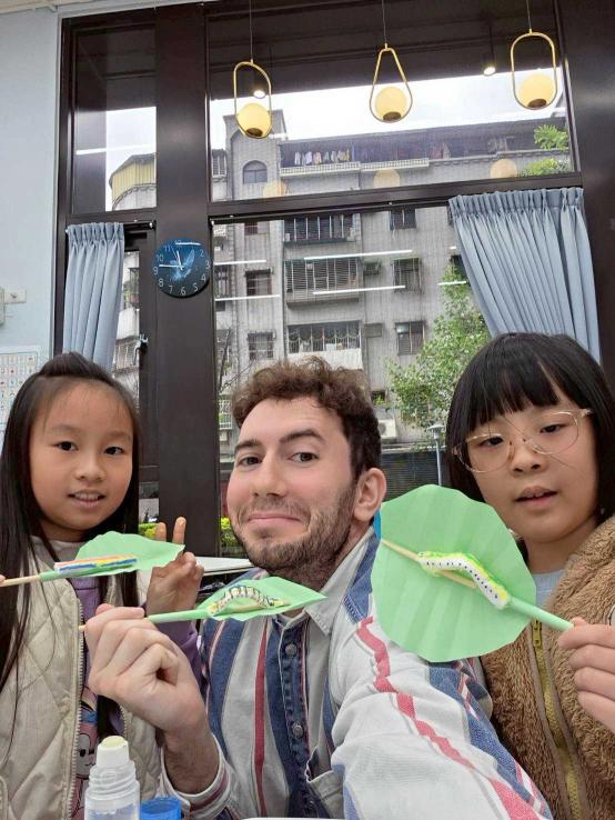 補習班徵小學生之國語數學老師