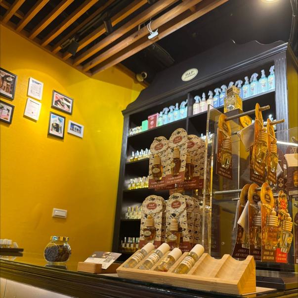 D&P土耳其🇹🇷香水 隔週六假日銷售人員