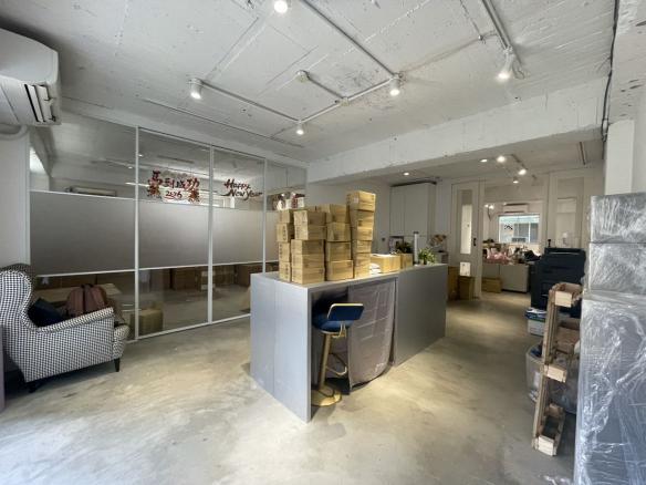 國際精品香氛品牌行銷小助手 【時薪250/轉正機會】