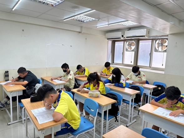 國中國文科輔導老師