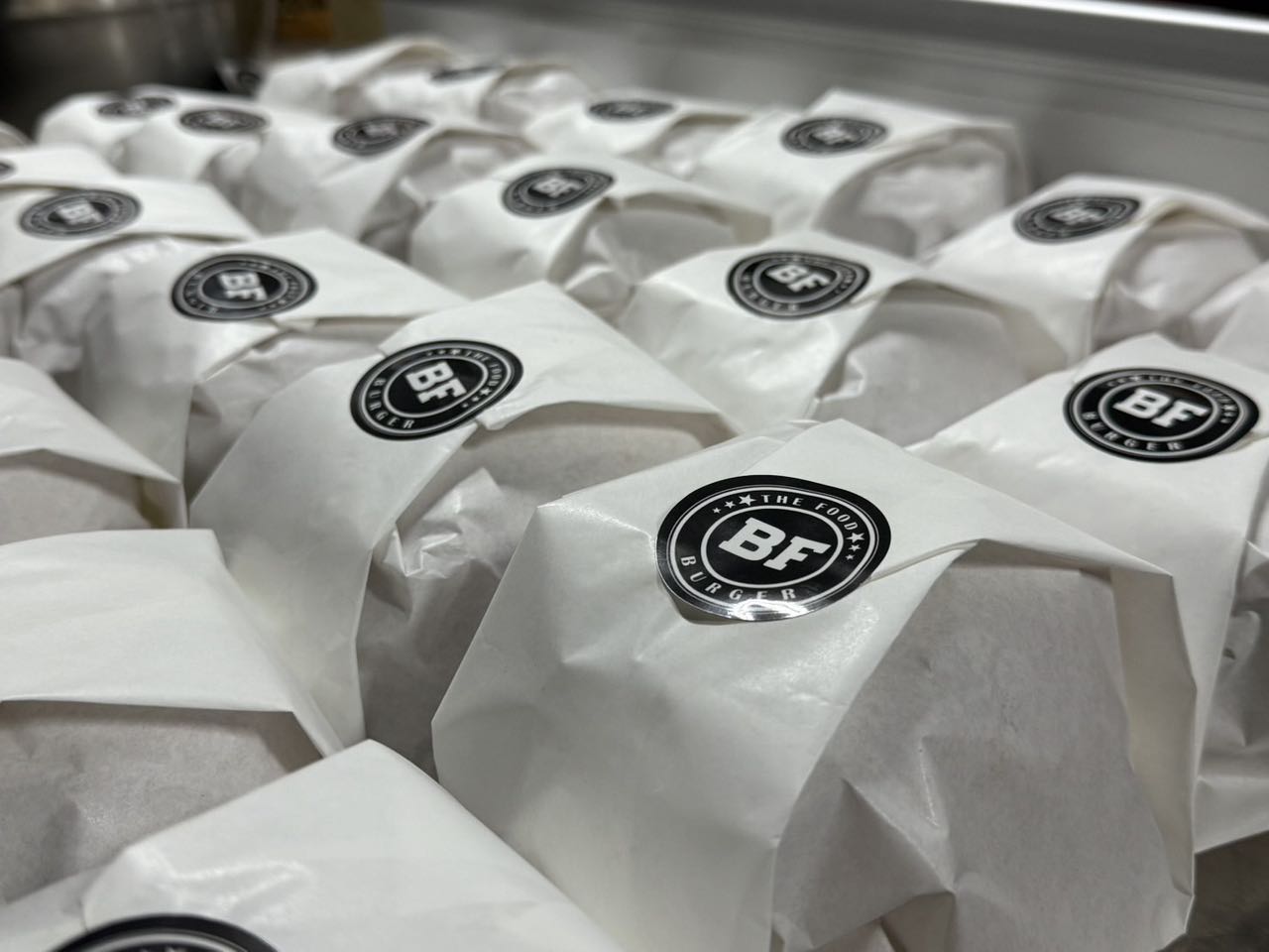 🍔 傳統藝術中心美式餐廳 🍔 喜歡美式餐點的你 長期平日兼職&長期假日兼職