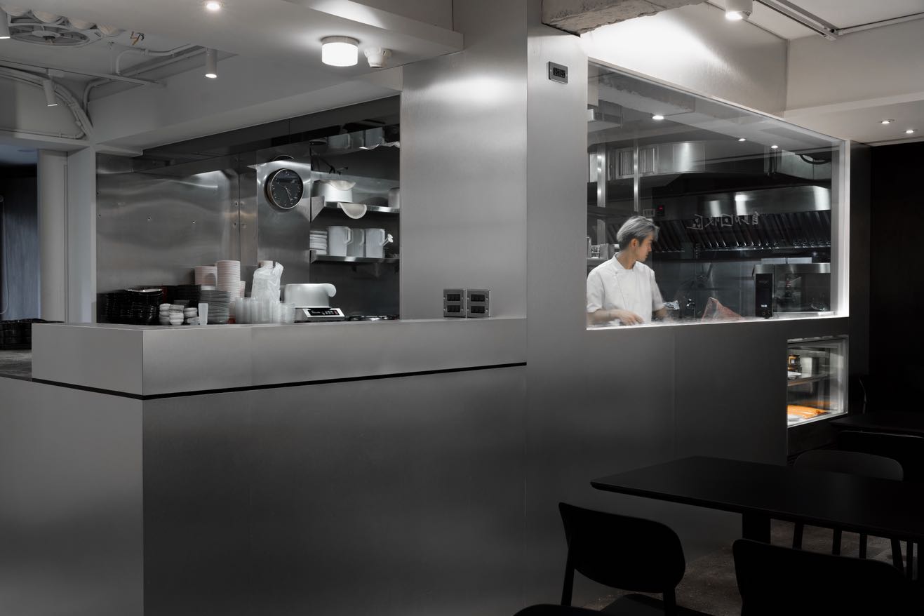 內科鼎鼎溫泉雞徵人中