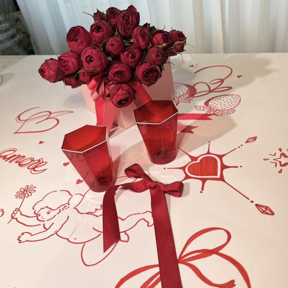 大巨蛋百貨櫃位人員