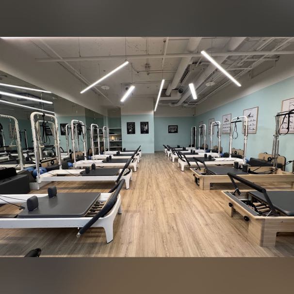 運動空間場地佈置服務人員