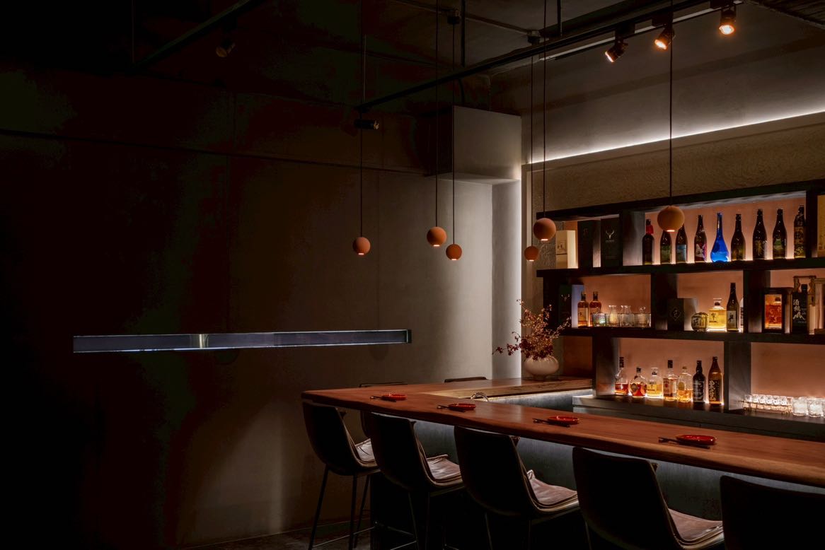 酒桃日式餐酒館徵外場服務生