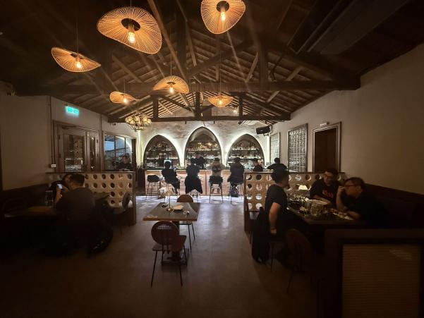 內場廚師人員、外場服務人員