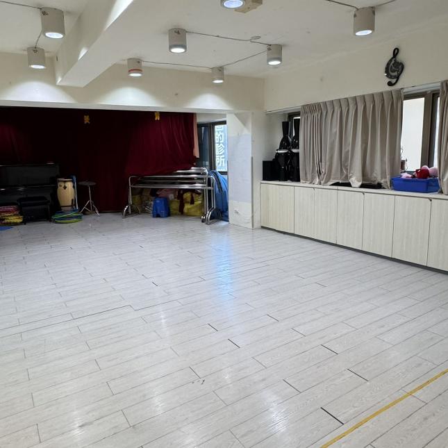 音樂舞蹈櫃檯老師2人