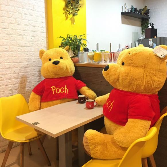 早午餐內場工作人員