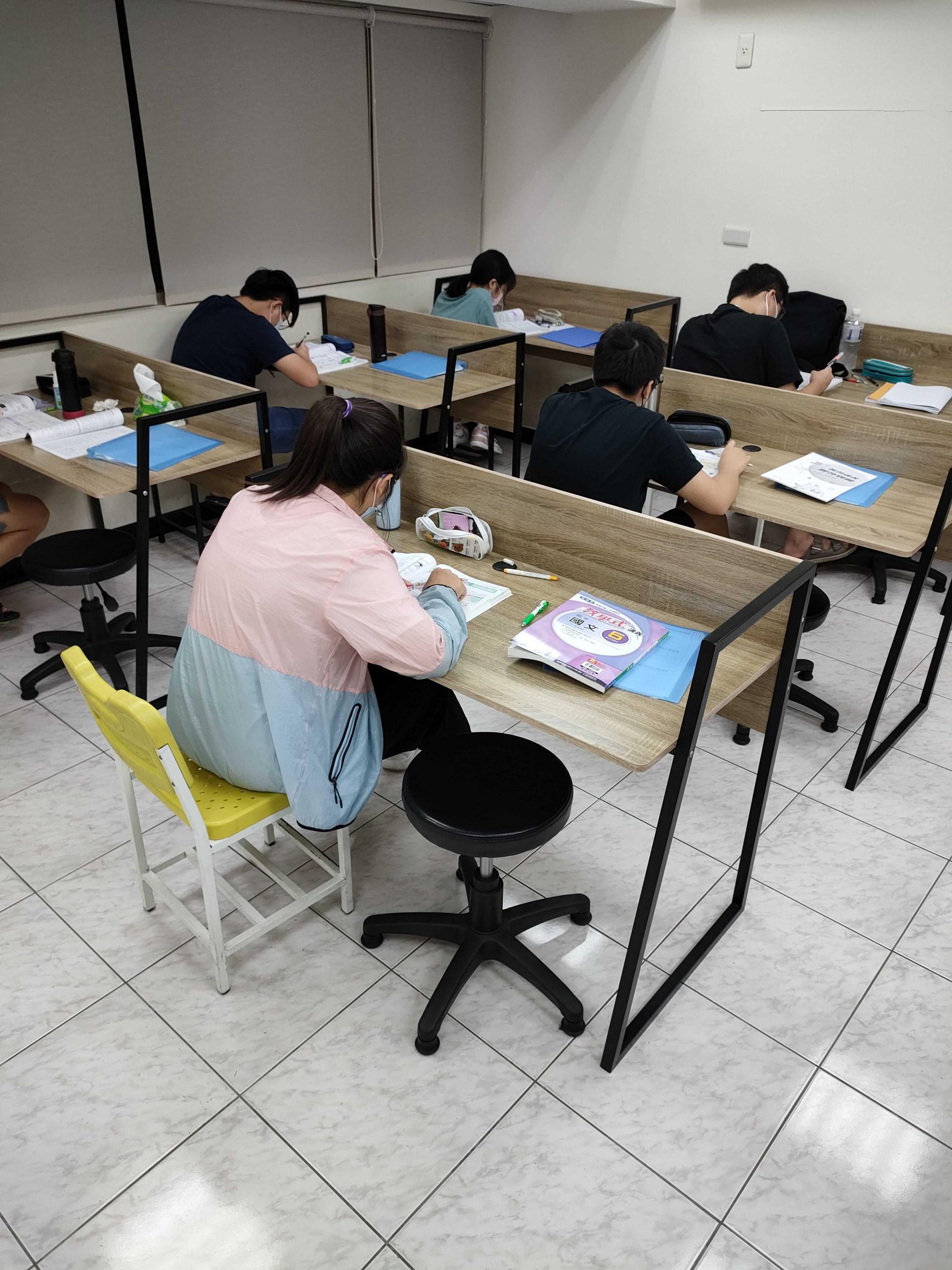 國高中數理助教