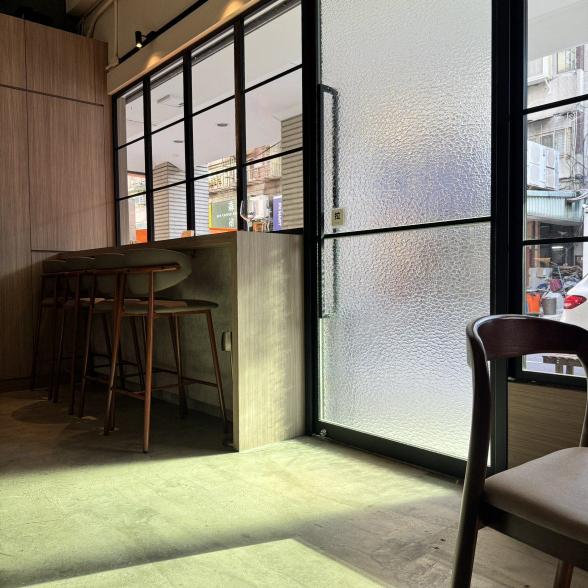 信義區葡萄酒吧徵兼職