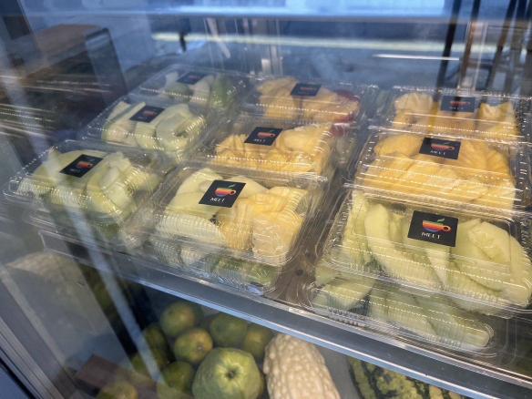 meet蘋果咖啡館，咖啡吧台手，結帳收銀，水果切盒，新鮮果汁，平日兼職