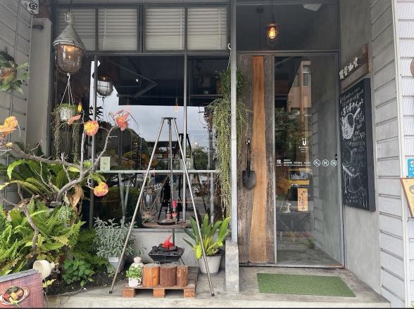 【野營咖哩】誠徵外場服務人員及洗碗人員