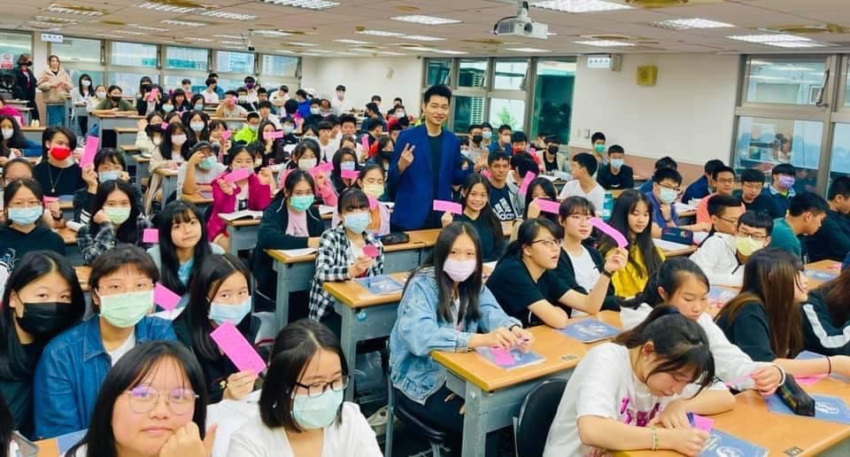 行政/班級管理 歡迎二度就業、退休老師加入 正 職