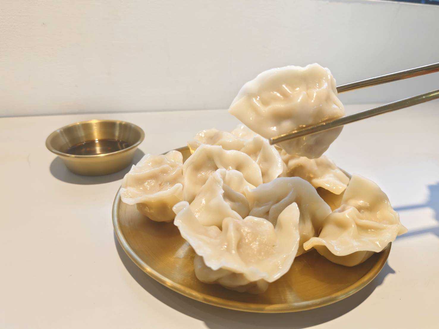 水餃包手