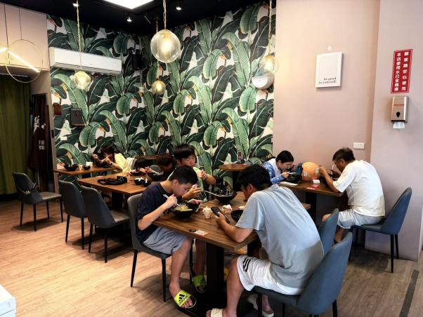 內壢晚班➕假日班高額獎金三節禮金牛肉麵