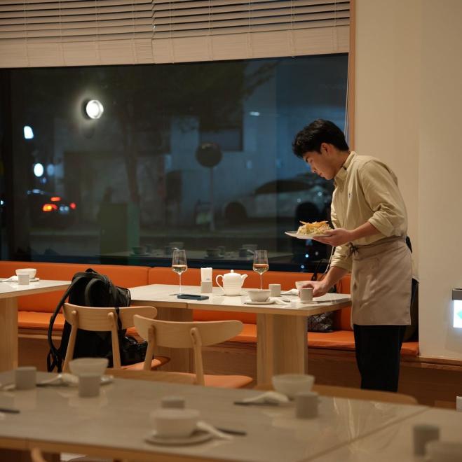 【炆 WÉN 客家餐廳】（時薪220）外場計時人員｜歡迎無經驗