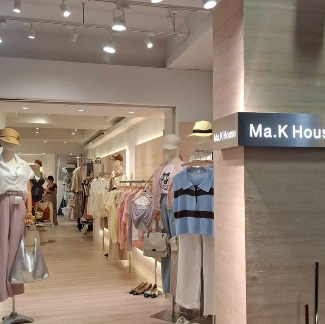 基隆廟口服飾店
