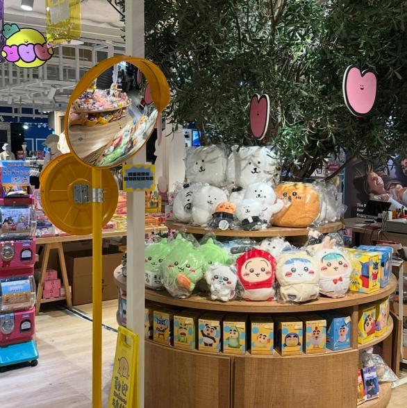 漢神巨蛋｜卡通玩具禮品快閃店門市人員｜日落小物